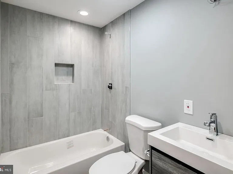 1530 Christian St #3 — Photo 1