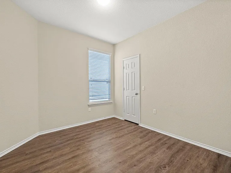 5704 Levenwood Ln — Photo 20
