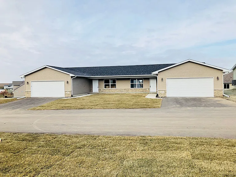 2901 Cohen Ln — Photo 1