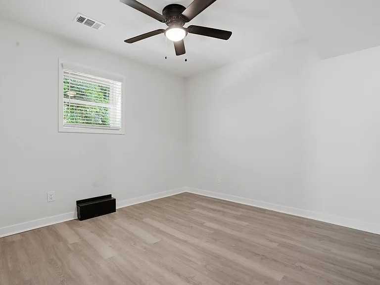 2139 W Cedar Ln SW — Photo 10