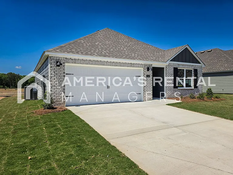 324 Oakmont Cir — Photo 4