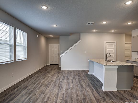 5th image of 14530 Emerio Drive