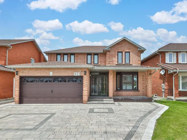 951 White Clover Way, Mississauga, ON L5V 1E7