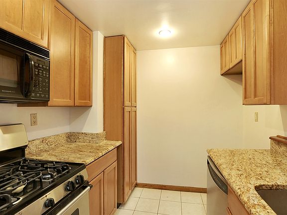 2nd image of 2000 Broadway APT 4C