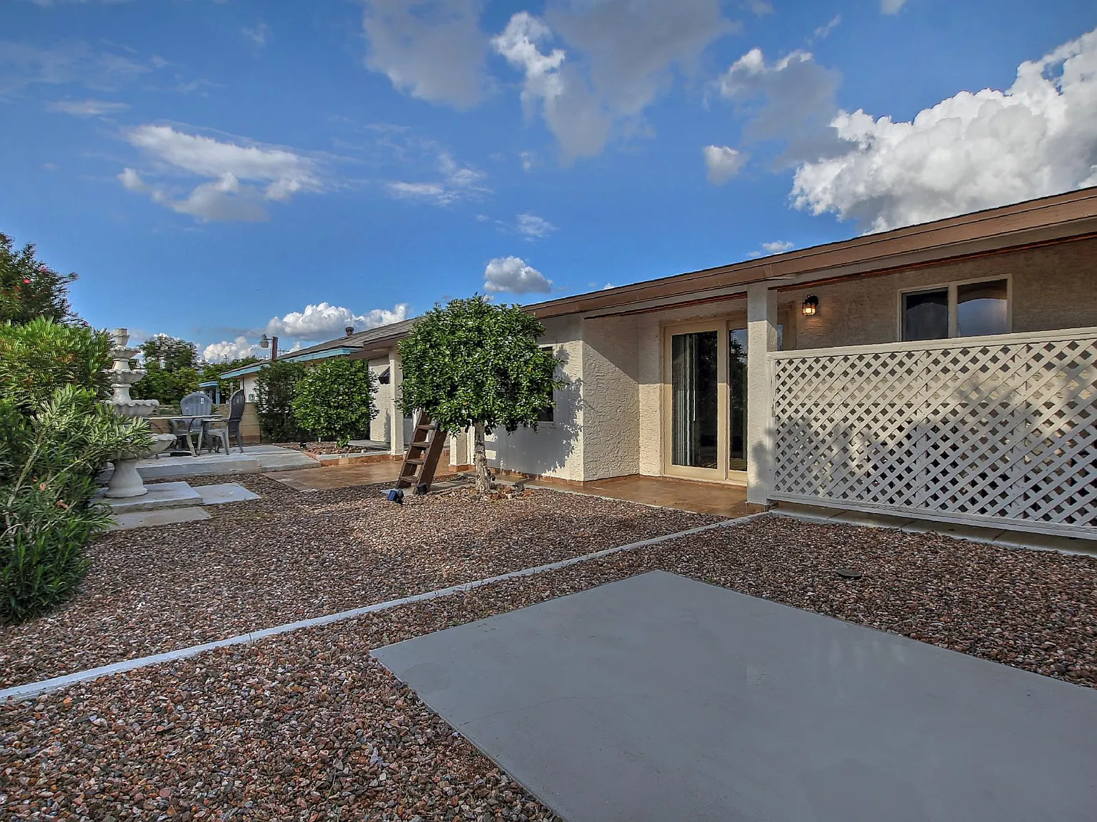 4 bed, 2800 sqft, $2,500 — Photo 4