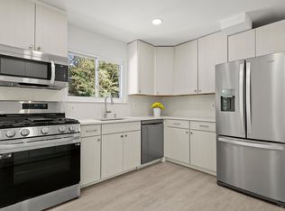 32 Amherst Rd, Riverside, CT 06878