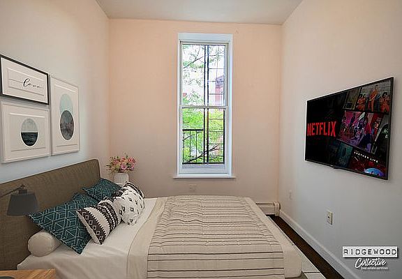 4th image of 845 Manhattan Ave #2B