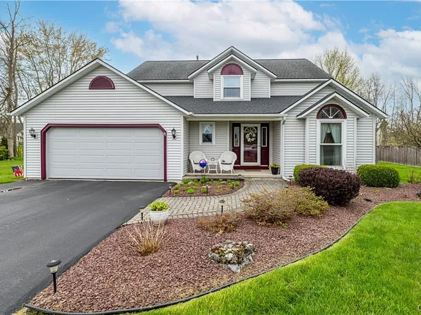 8531 Tender Trl, Cicero, NY 13039