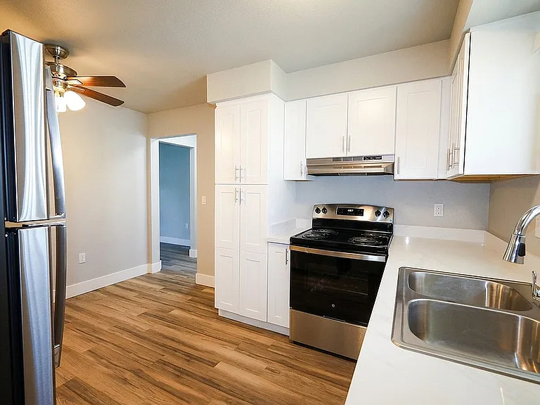 Teal Apartments — Photo 1