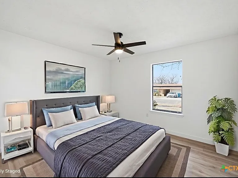 1404 Linda Ln — Photo 10