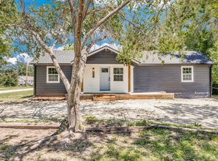 402 Walnut St, Halstead, KS 67056