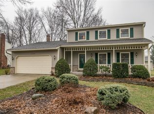 1398 Newport Dr N, Macedonia, OH 44056