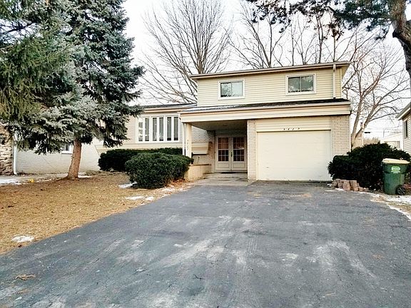 2nd image of 9827 N Lauren Ln