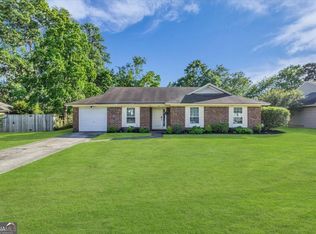40 Whippoorwill Ln E, Richmond Hill, GA 31324