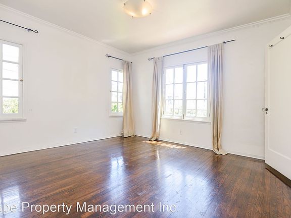 4th image of 1038 Carol Dr