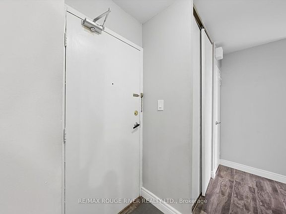 5th image of 90 Ling Rd #907