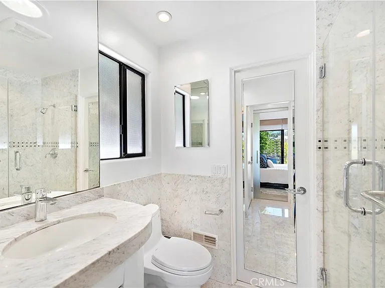 940 Summit Dr — Photo 28