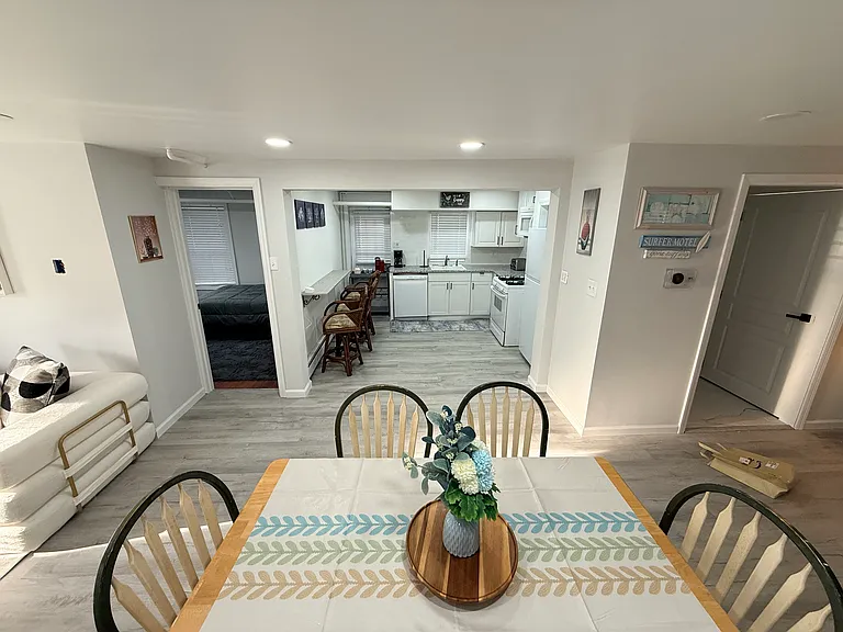 8 N Nashville Ave #1 — Photo 2