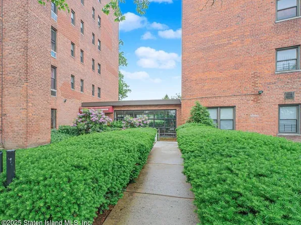 100 Colfax Ave APT 1N, Staten Island, NY 10306