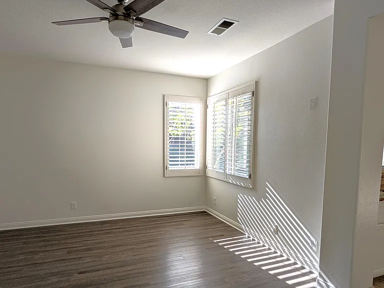 1 Halcyon Ln — Photo 7