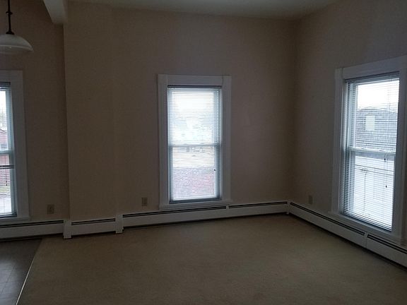 4th image of 306 Jefferson St APT 4