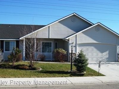 2498 N Heath Ave, Boise, ID, 83713