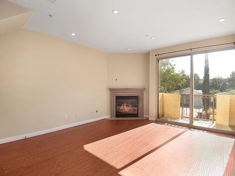 5303 Satsuma Ave #117 — Photo 7