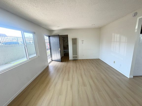 2nd image of 1520 W 224th St #3