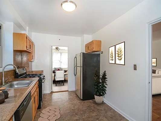 Sold by Robert E. Hill  | media 27