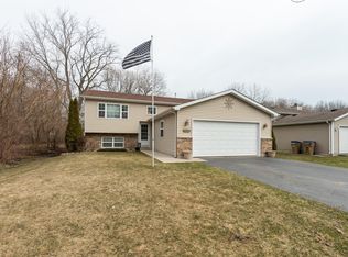 972 102nd St, Pleasant Prairie, WI 53158