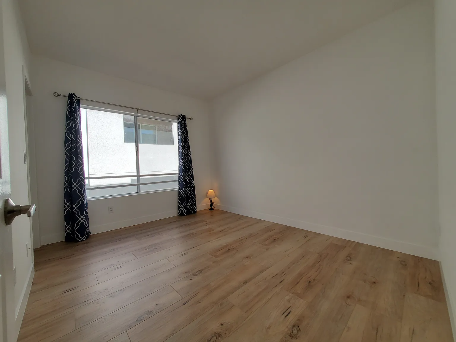 1546 Amherst Ave — Photo 3