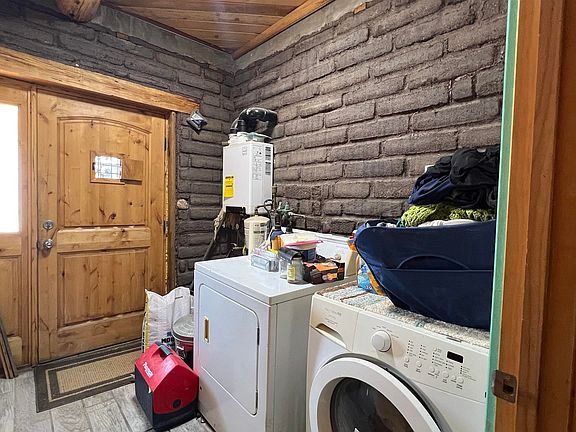 2nd image of 31 Henderson Way