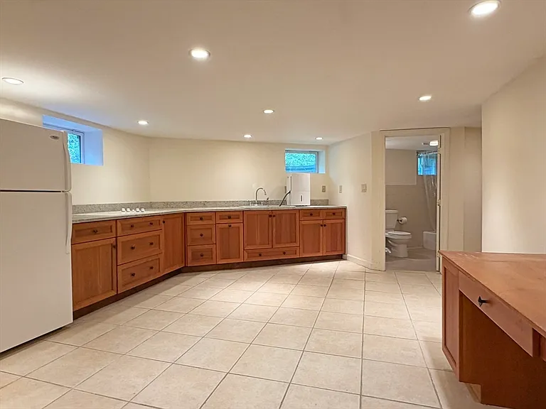37 Stephen Pl — Photo 28