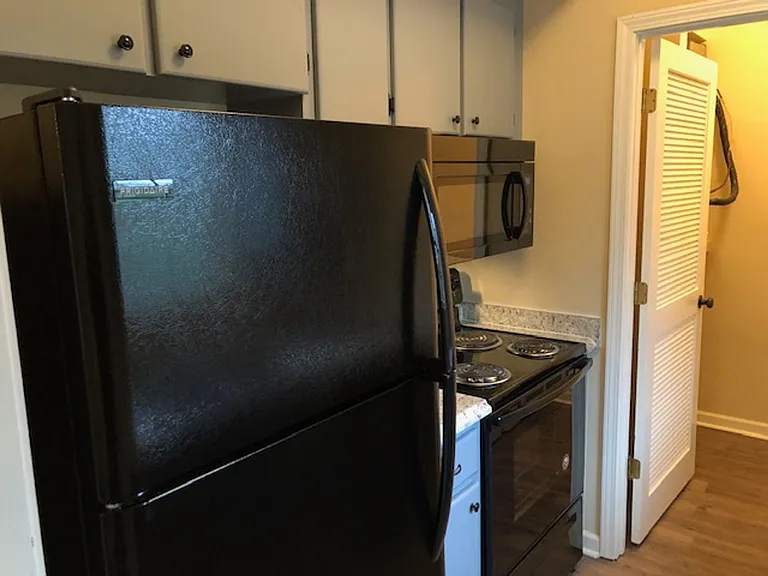 1107 Anderson St — Photo 16