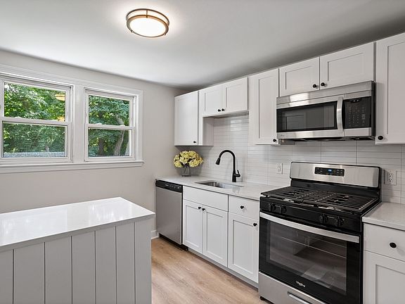2nd image of 15 Genetti St #15