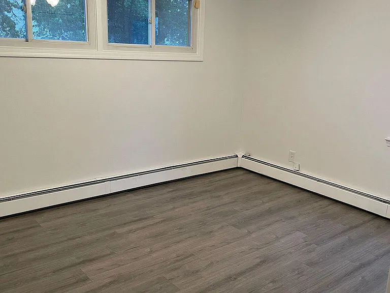 21 Knollwood Rd E — Photo 8