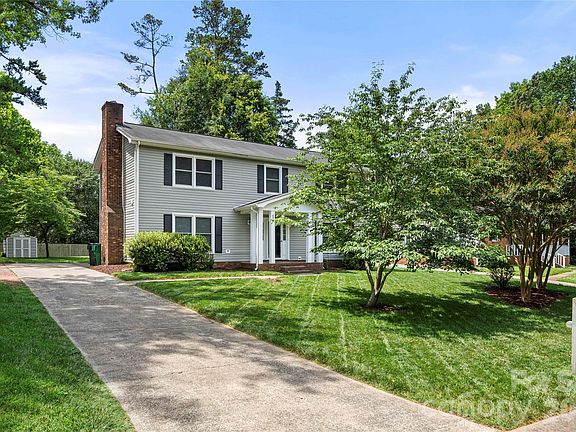 2nd image of 628 Bellows Ln