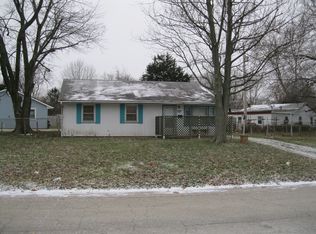 15 Hedge Ct, Champaign, IL 61821