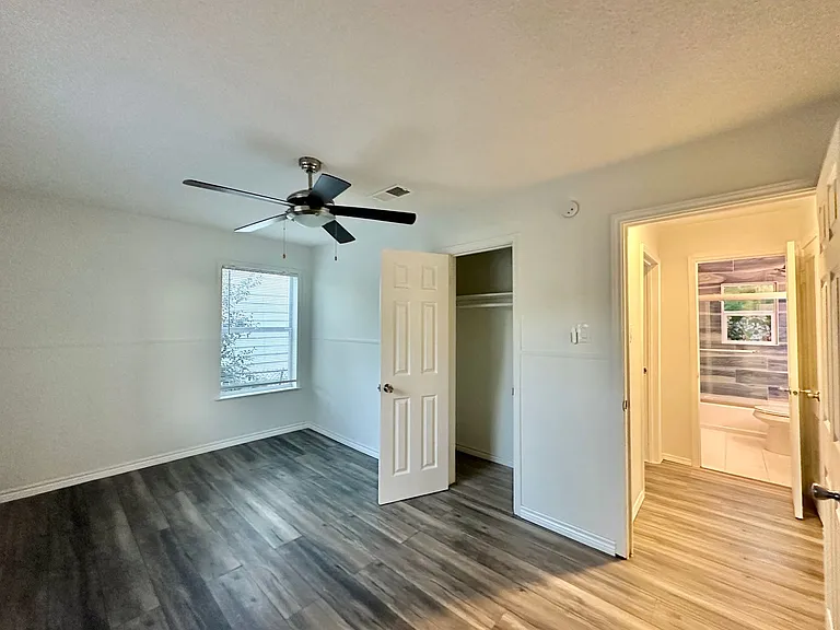 712 Mickan St — Photo 8