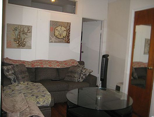 5th image of 302 W 105th St APT 4a