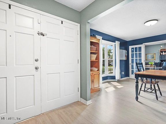 5th image of 2898 FOREST OAKS Drive