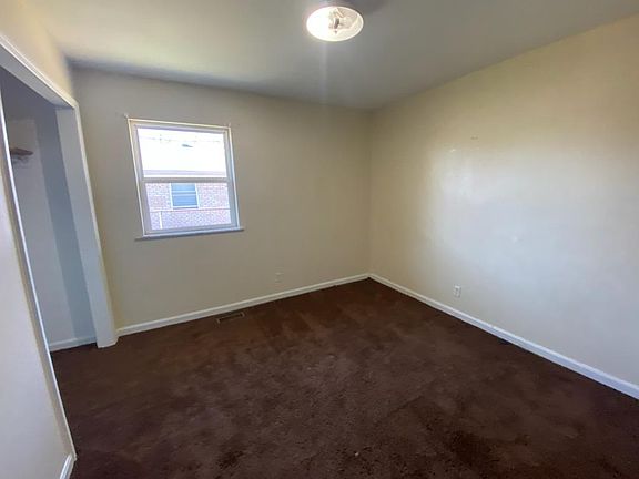 4th image of 2561 Pollack Ave