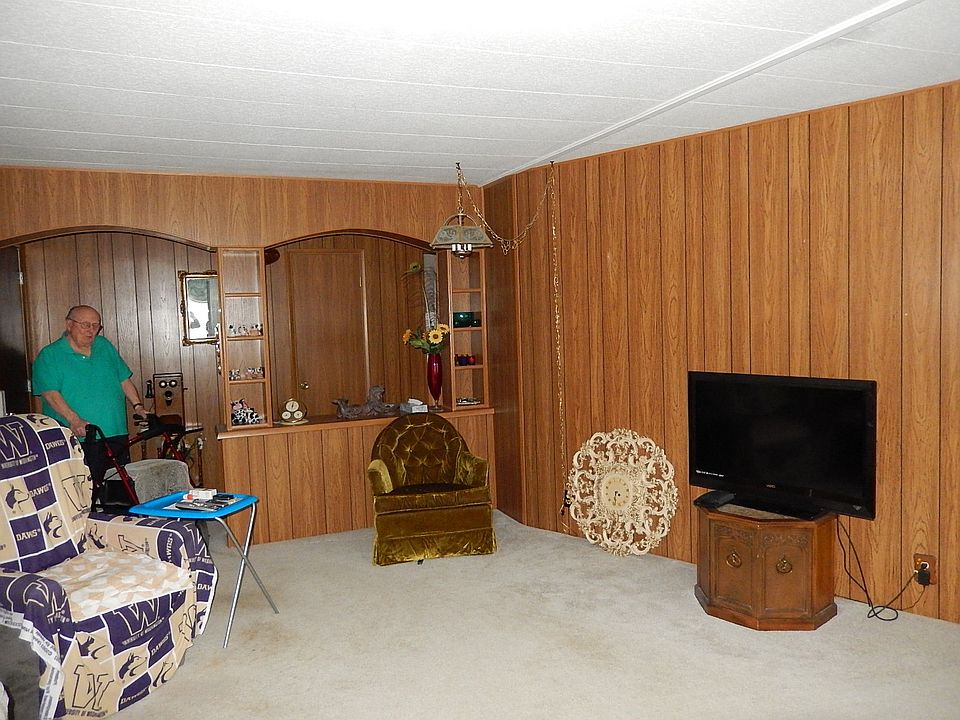 1st image of 1415 84th St SE Unit 37