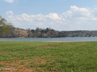 201 Plantation Way, Lenoir City, TN 37772