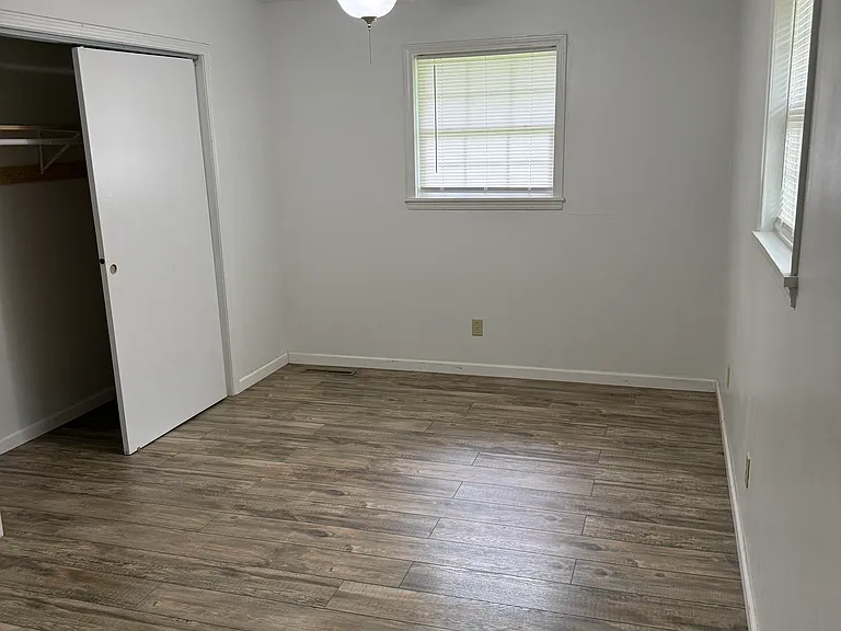 908 S East St — Photo 29
