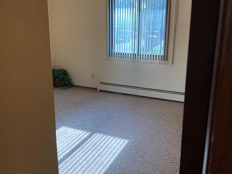 225 E Market St — Photo 16
