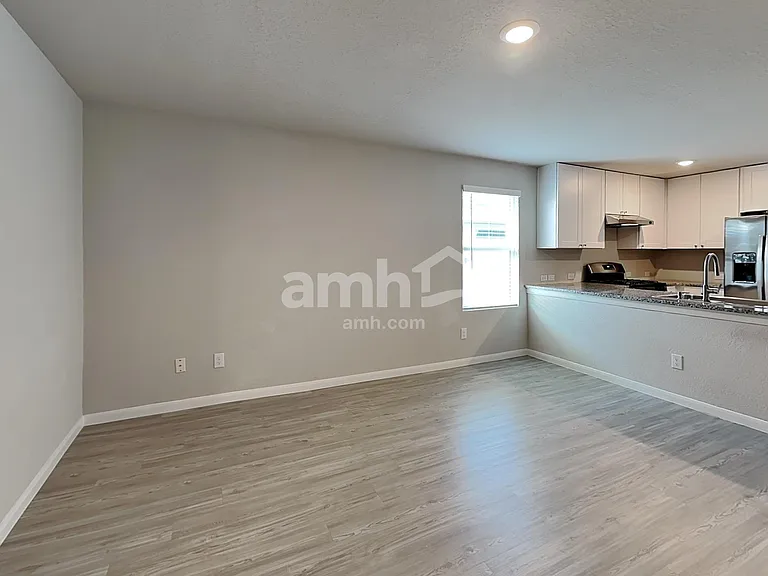 9978 Sarrebourg St — Photo 5