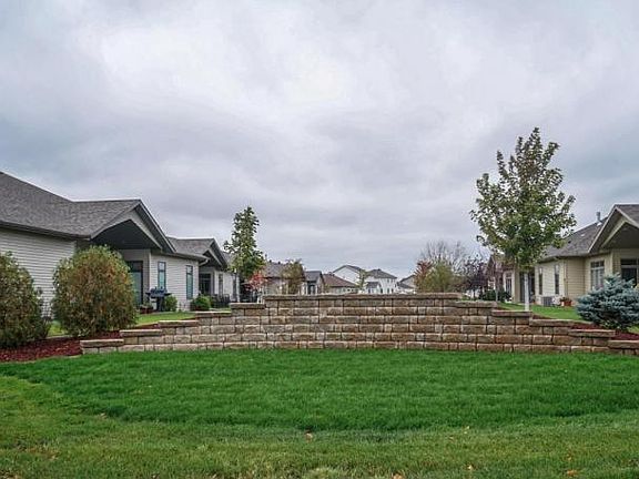 5th image of 686 18th Ave E