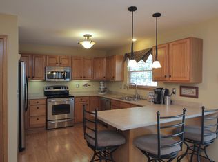 6920 Rockingham Dr SW, Cedar Rapids, IA 52404