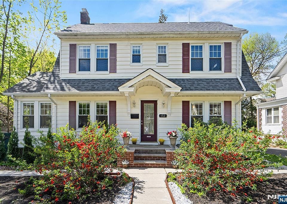 1st image of 152 Heywood Avenue